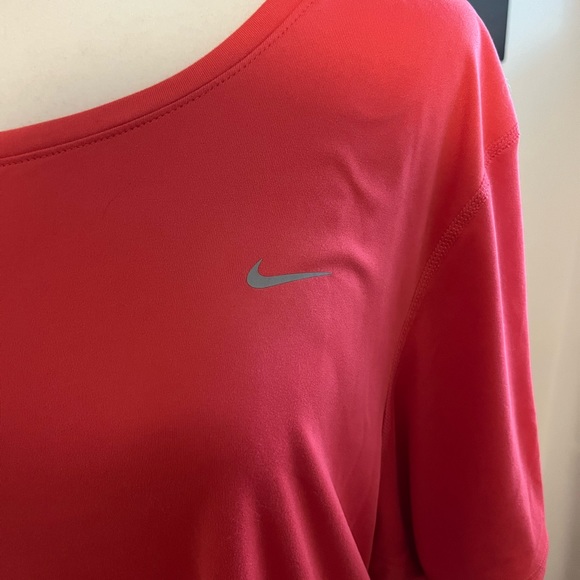 Nike dry fit top in a size 2X - Picture 2 of 3